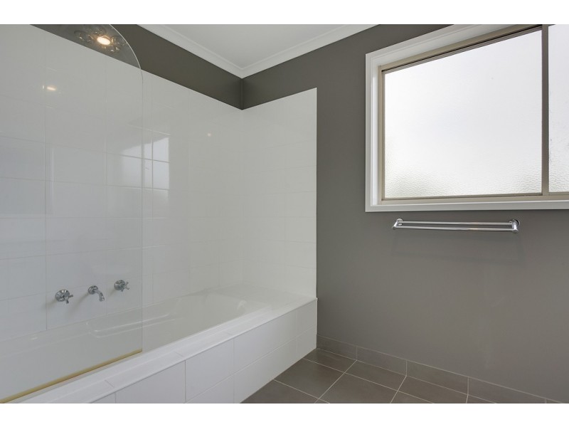 24 Lime Road, Lutana TAS 7009
