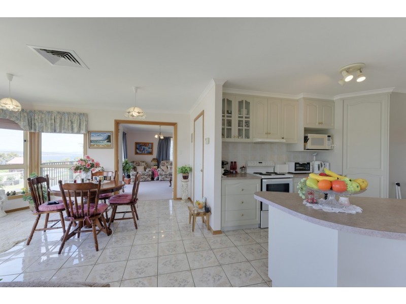 17 Sea Eagle Road, Primrose Sands TAS 7173