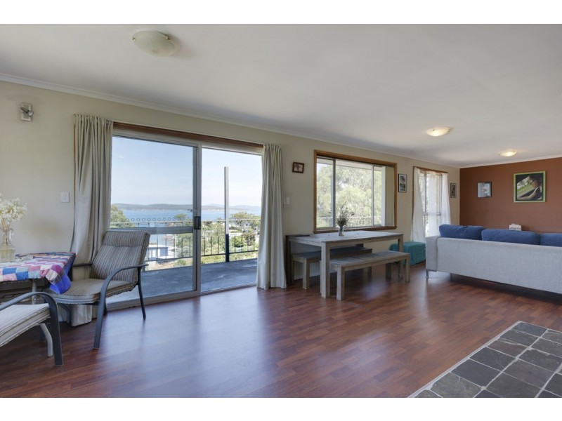 7 Broom Street, Primrose Sands TAS 7173