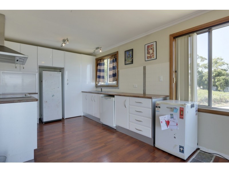 7 Broom Street, Primrose Sands TAS 7173