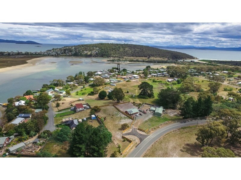 18 Esplanade, Carlton River TAS 7173