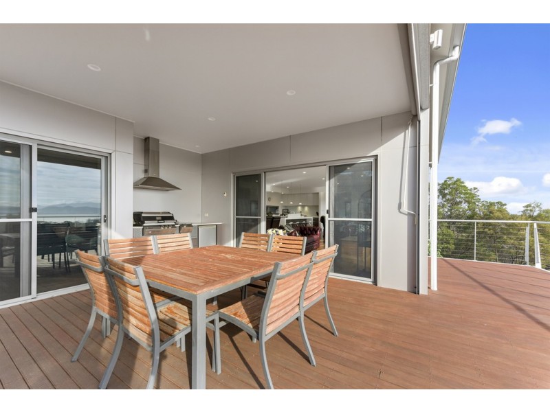 2 Whitefoord Parade, Dodges Ferry TAS 7173