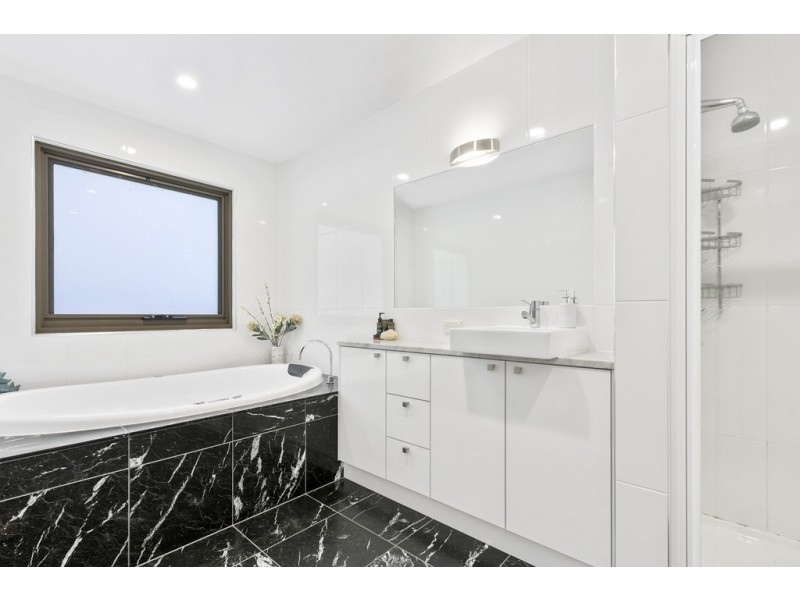 2 Whitefoord Parade, Dodges Ferry TAS 7173