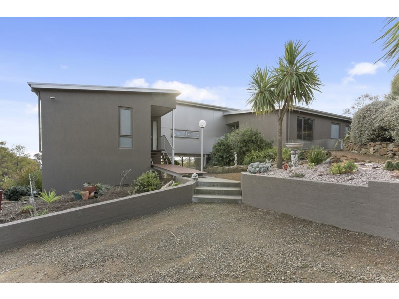 2 Whitefoord Parade, Dodges Ferry TAS 7173