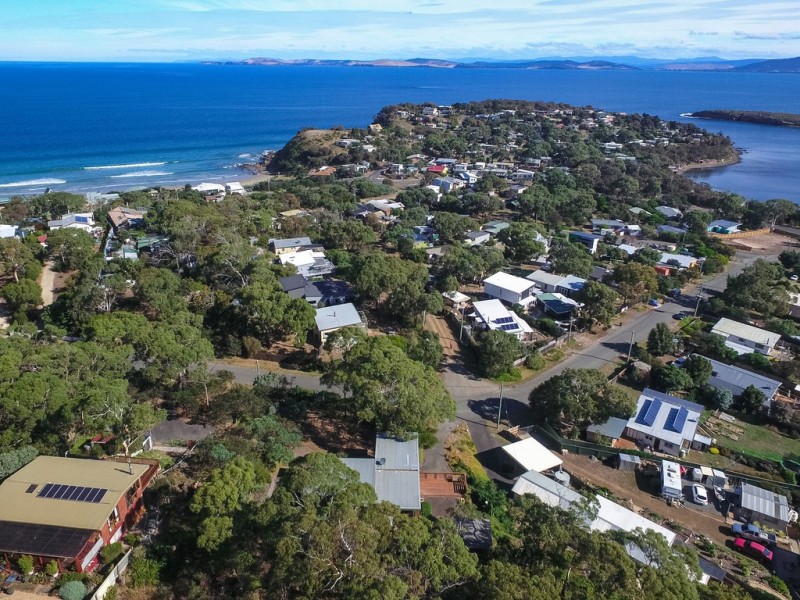 4-6 Ulvergerne Street, Dodges Ferry TAS 7173