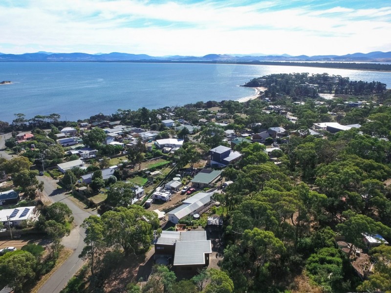 4-6 Ulvergerne Street, Dodges Ferry TAS 7173