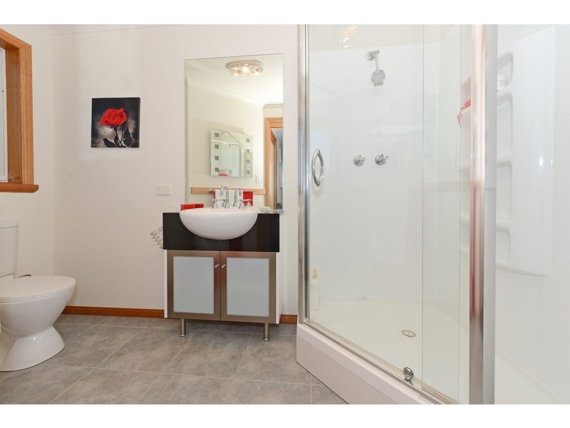 400 Shark Point Road, Penna TAS 7171