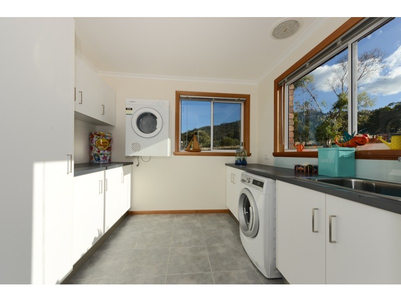 400 Shark Point Road, Penna TAS 7171