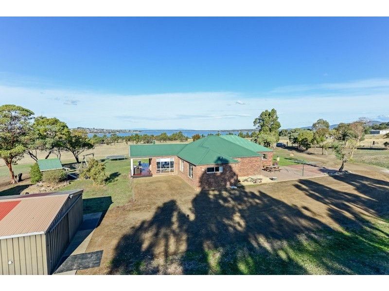 400 Shark Point Road, Penna TAS 7171