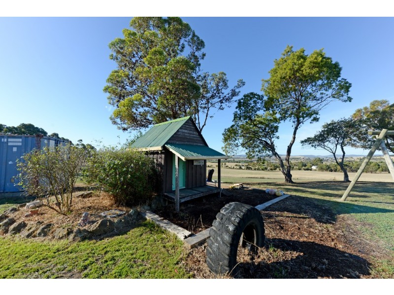400 Shark Point Road, Penna TAS 7171