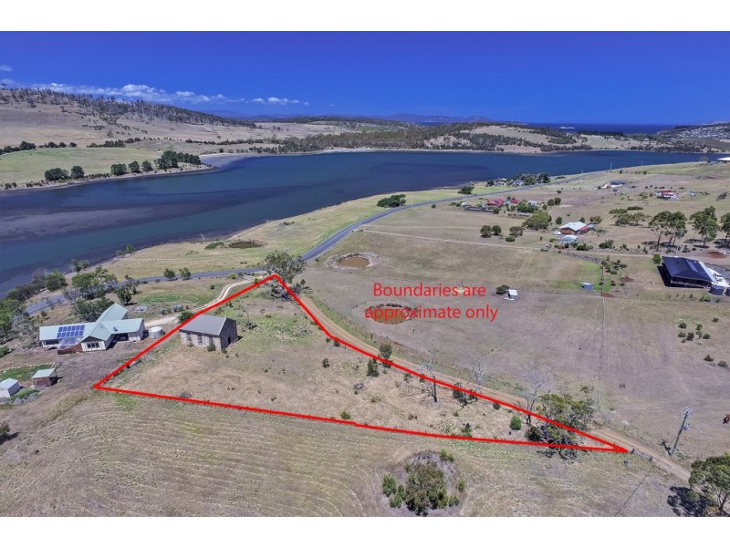 10 McGinness Road, Carlton River TAS 7173