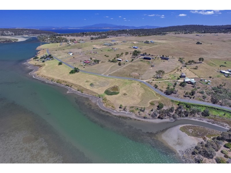 10 McGinness Road, Carlton River TAS 7173