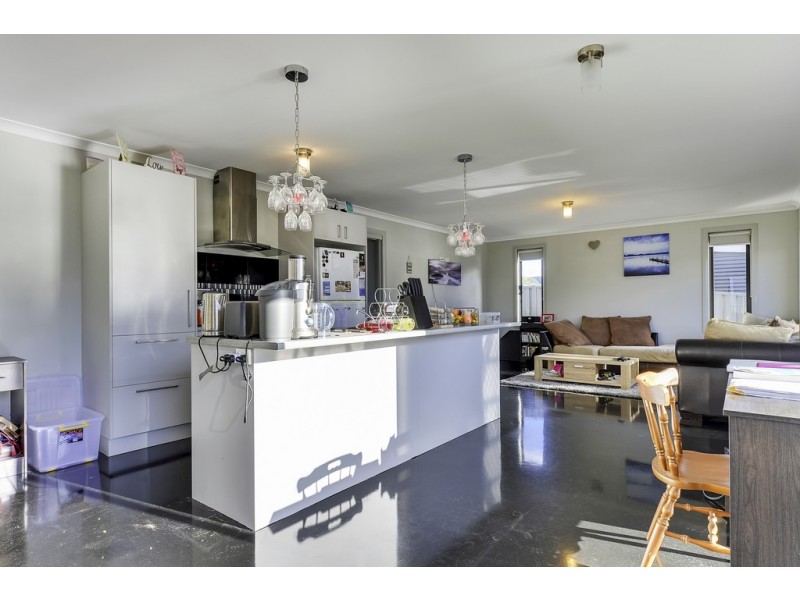 49 Esplanade, Midway Point TAS 7171