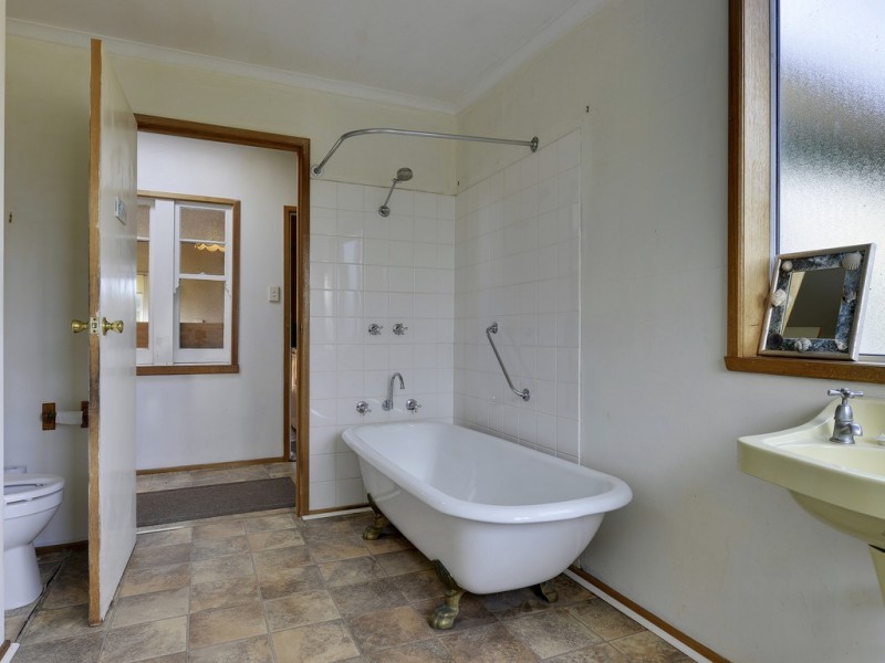 2 Second Avenue, Dodges Ferry TAS 7173