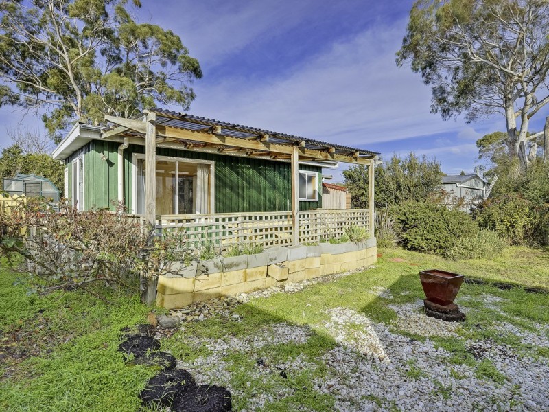 2 Second Avenue, Dodges Ferry TAS 7173