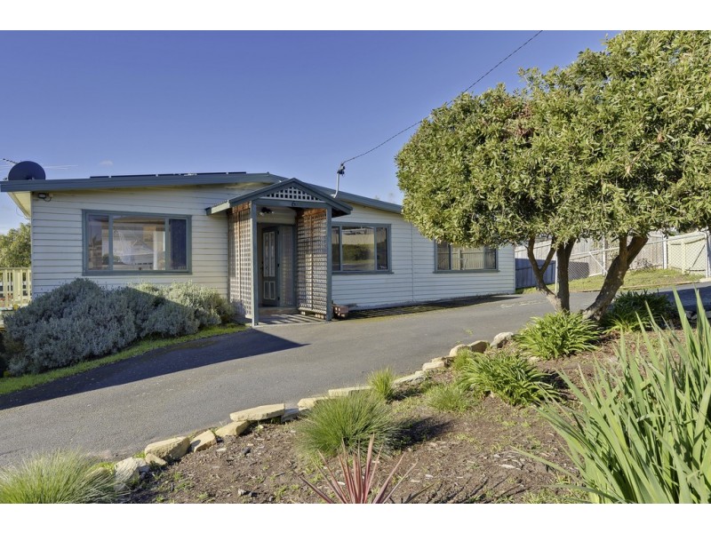 6 Junction Street, Dodges Ferry TAS 7173