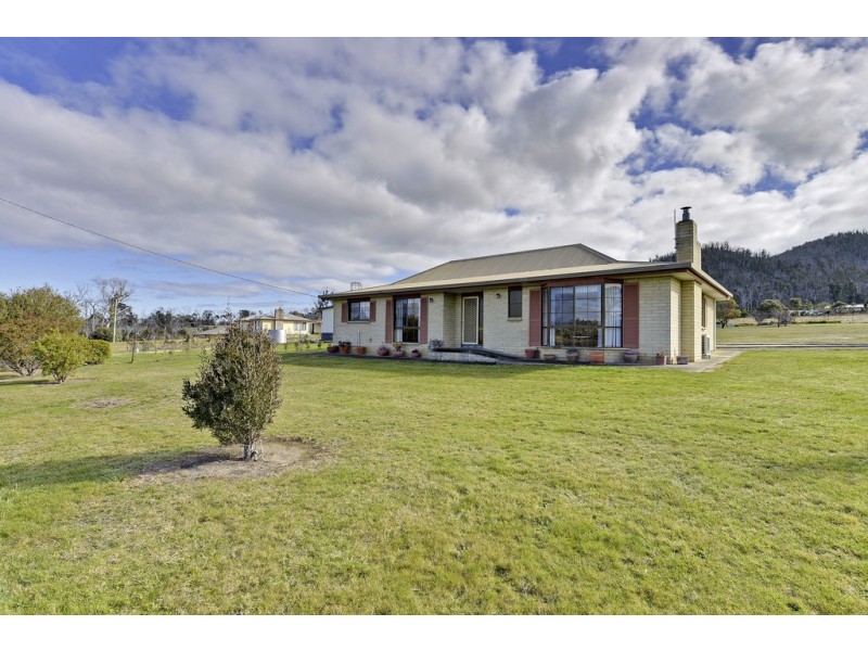 56 Arthur Highway, Dunalley TAS 7177