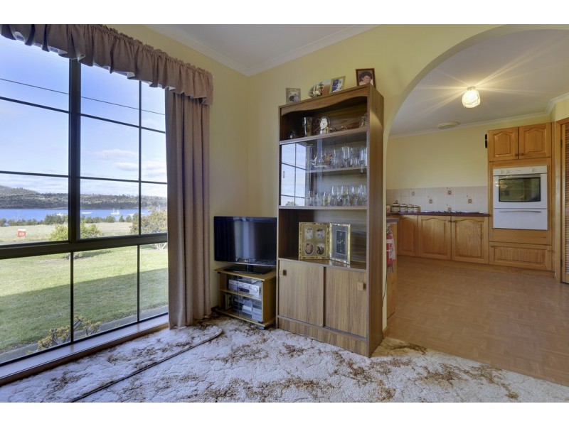 56 Arthur Highway, Dunalley TAS 7177