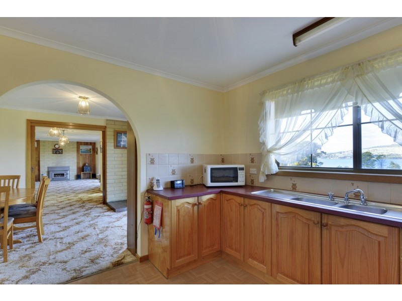 56 Arthur Highway, Dunalley TAS 7177