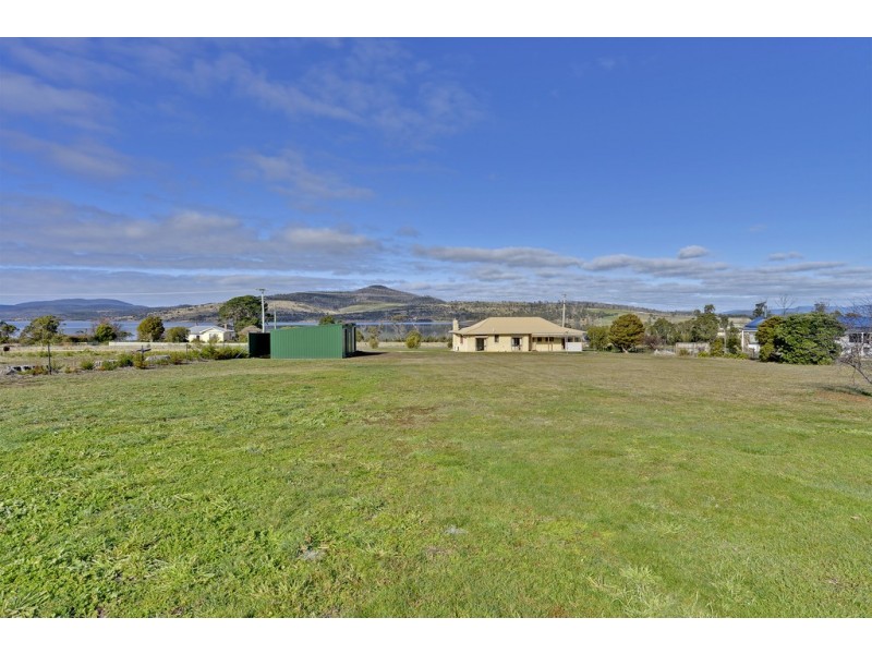 56 Arthur Highway, Dunalley TAS 7177