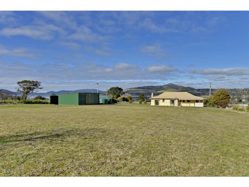56 Arthur Highway, Dunalley TAS 7177
