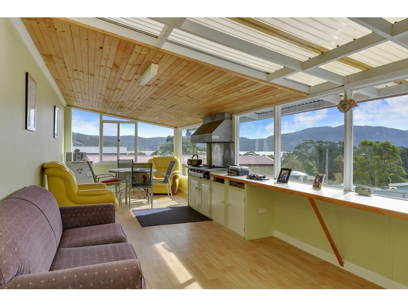 27 Tasmans Arch Road, Eaglehawk Neck TAS 7179