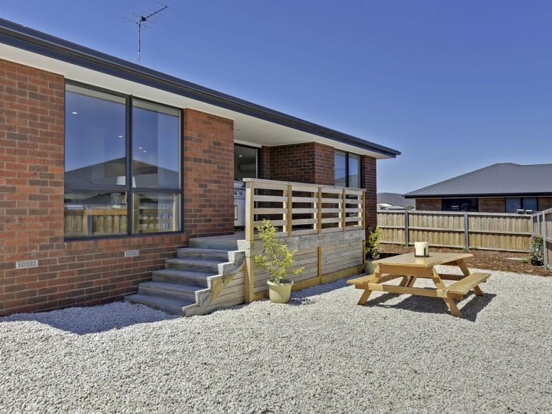 8 Loch Way, Oakdowns TAS 7019