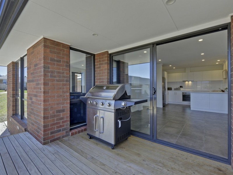 8 Loch Way, Oakdowns TAS 7019