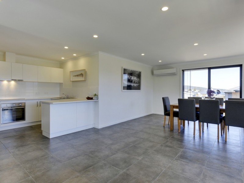 8 Loch Way, Oakdowns TAS 7019