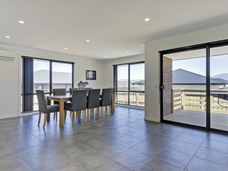 8 Loch Way, Oakdowns TAS 7019