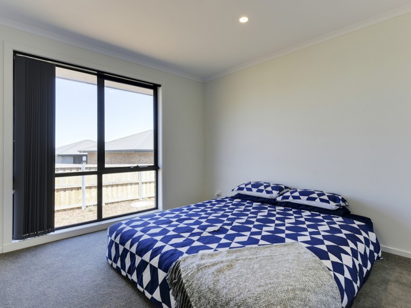 8 Loch Way, Oakdowns TAS 7019