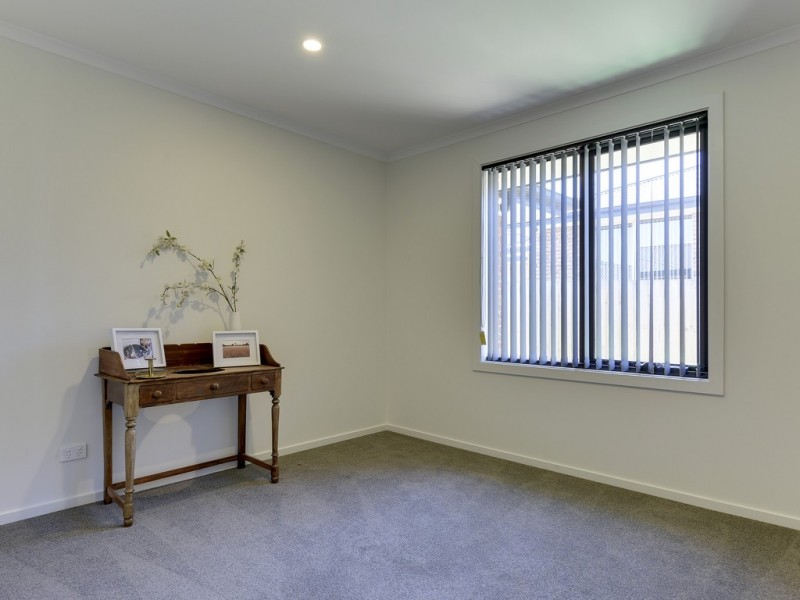 8 Loch Way, Oakdowns TAS 7019