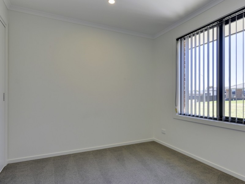 8 Loch Way, Oakdowns TAS 7019