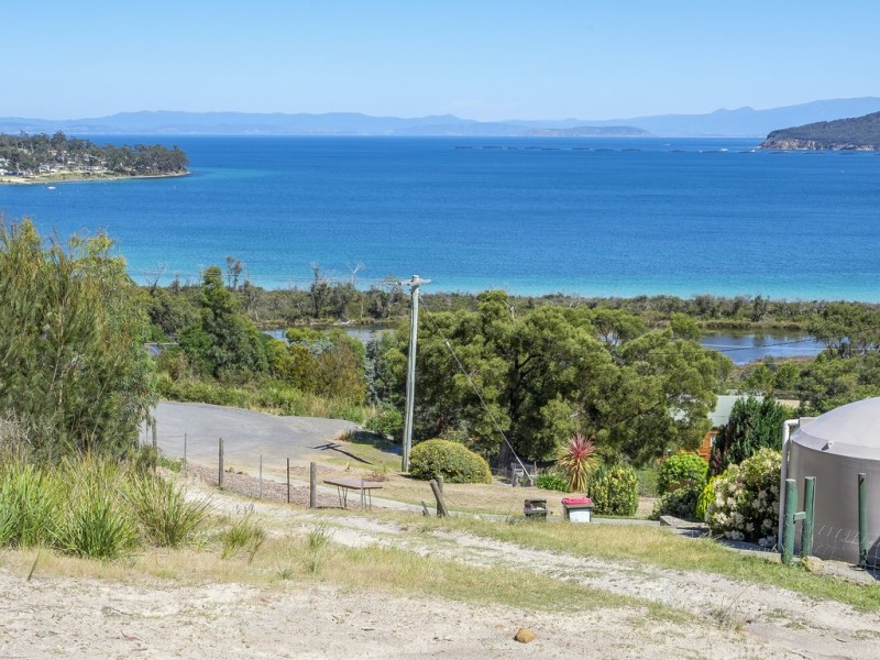 82 Lagoon Road, White Beach TAS 7184