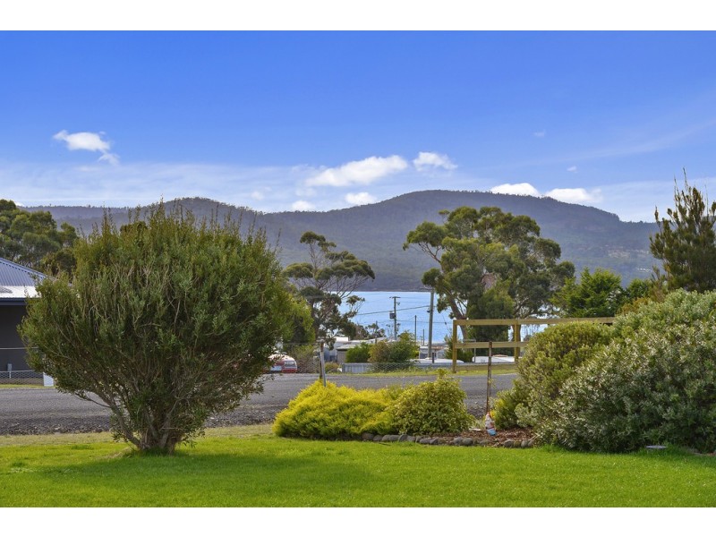 37 Skeggs Avenue, White Beach TAS 7184