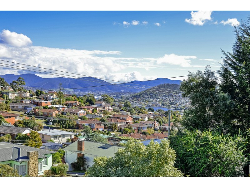 113 Gordons Hill Road, Lindisfarne TAS 7015