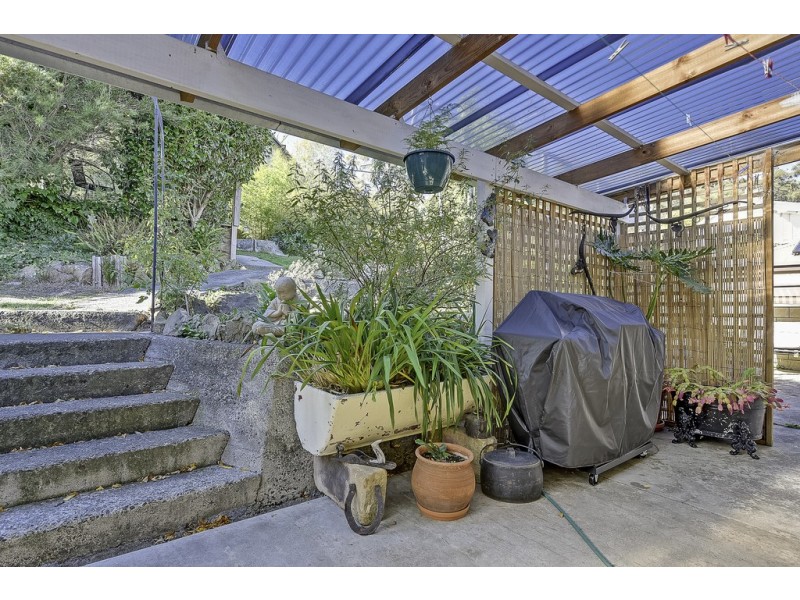 113 Gordons Hill Road, Lindisfarne TAS 7015