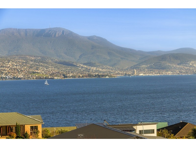 16 Regatta Place, Tranmere TAS 7018