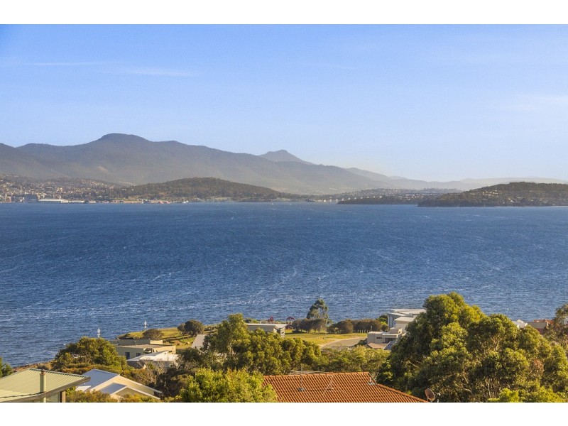 16 Regatta Place, Tranmere TAS 7018