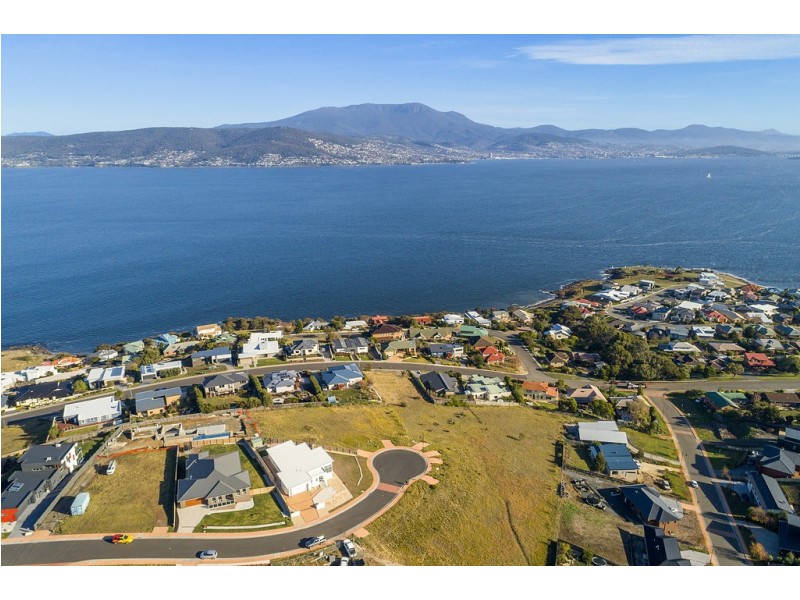 16 Regatta Place, Tranmere TAS 7018