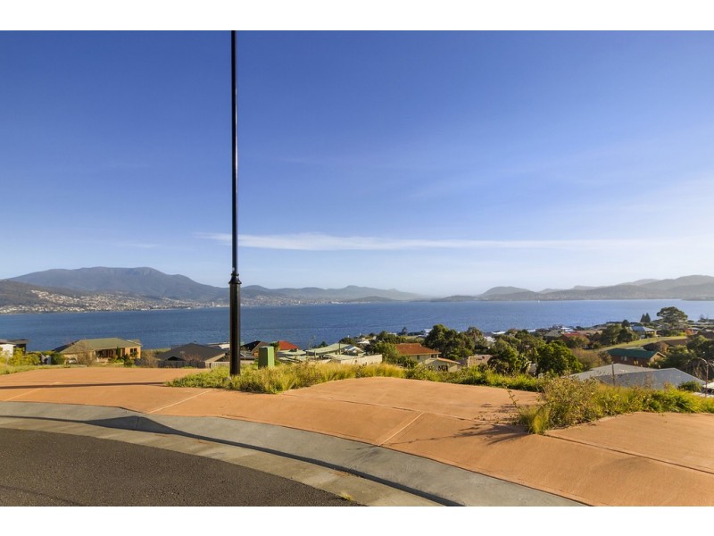 16 Regatta Place, Tranmere TAS 7018