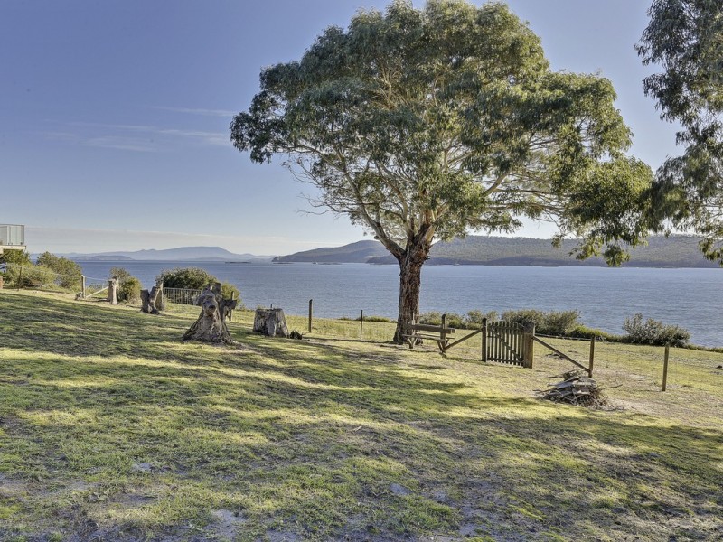 568 White Beach Rd, White Beach TAS 7184