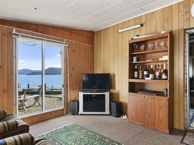 568 White Beach Rd, White Beach TAS 7184