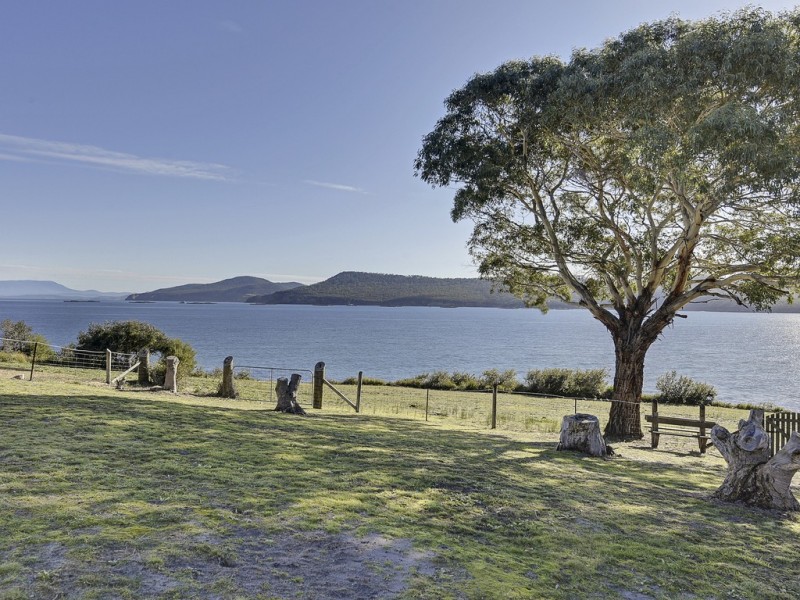 568 White Beach Rd, White Beach TAS 7184