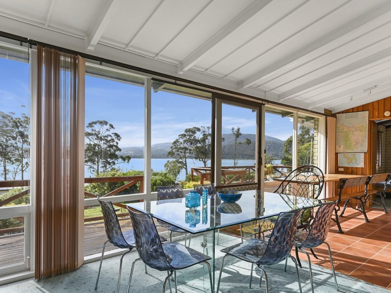 2 Spaulding Street, White Beach TAS 7184