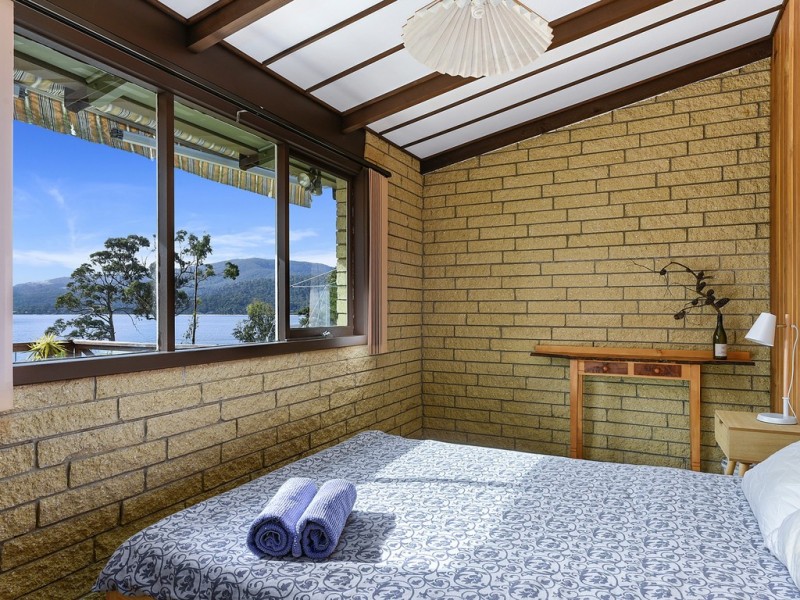 2 Spaulding Street, White Beach TAS 7184