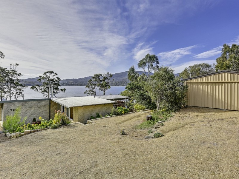 2 Spaulding Street, White Beach TAS 7184