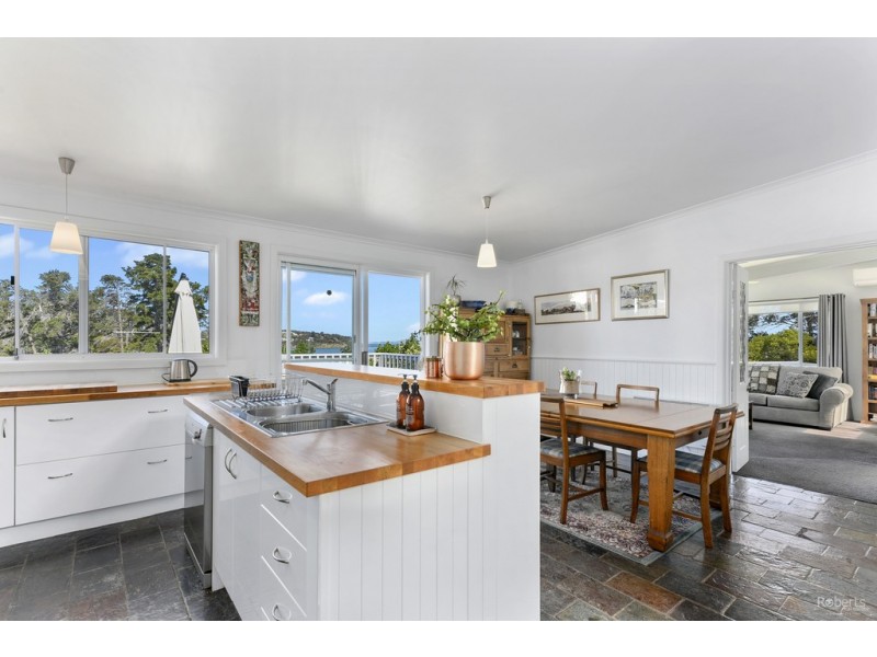 4 Lourah Street, Dodges Ferry TAS 7173