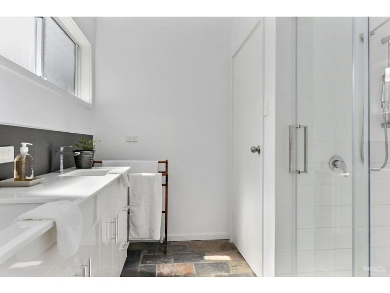 4 Lourah Street, Dodges Ferry TAS 7173