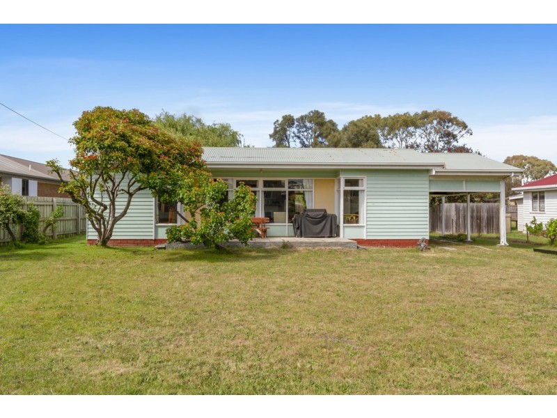 10 Seventh Avenue, Dodges Ferry TAS 7173